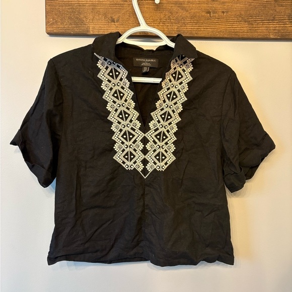Banana Republic Tops - Banana Republic Black Linen Embroidered short sleeved top size XS